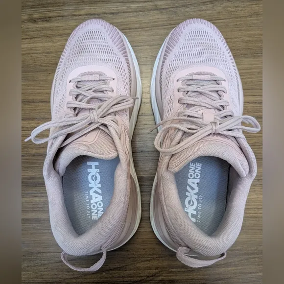 Hoka Bondi 7 Peach Whip/White Ultra Everyday Running Sneakers Size 8 Wide