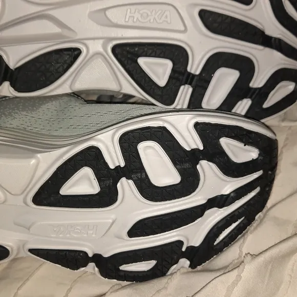 HOKA BONDI Mens Gray Running Shoes NWOT