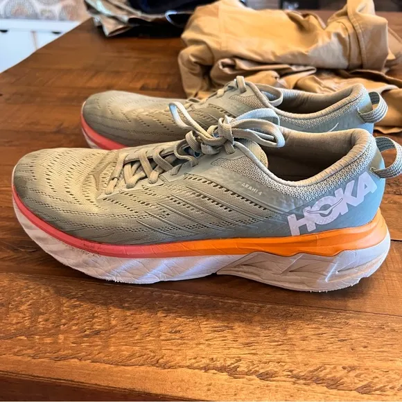 HOKA ONE Arahi 4‎ Running Shoes 10.5W