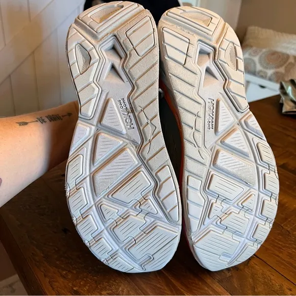HOKA ONE Arahi 4‎ Running Shoes 10.5W