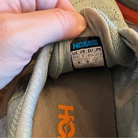 HOKA ONE Arahi 4‎ Running Shoes 10.5W