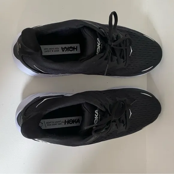 Hoka One One Clifton 8 Running Shoes Sneakers Black White Men’s 10 Women’s 11.5