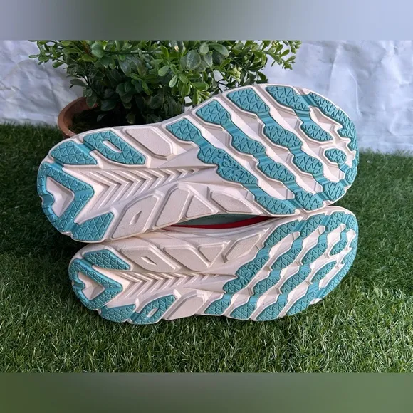 Hoka One One Clifton 8Color Teal/ Aquarelle women size 8.5 New