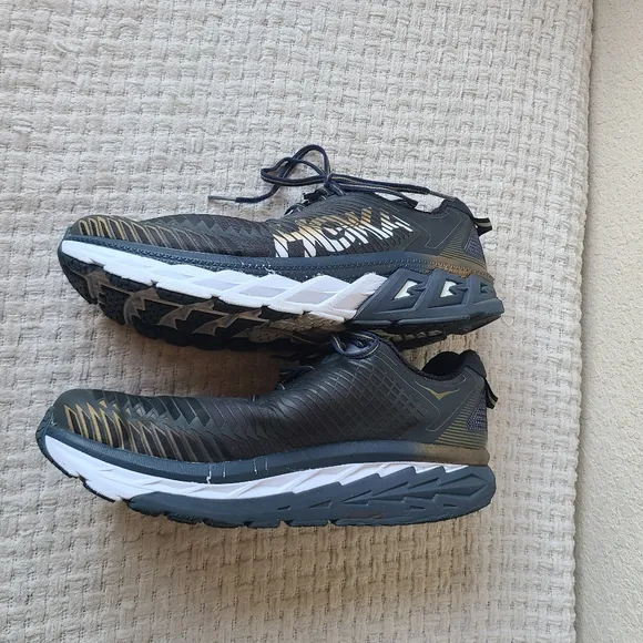 Hoka One One MARAHI Black Gold Ultra Marathon Running Shoes Men's Size 10.5