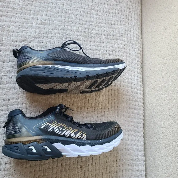 Hoka One One MARAHI Black Gold Ultra Marathon Running Shoes Men's Size 10.5