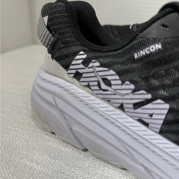 Hoka One One Rincon Mens Black White Sneakers Shoes Size 11.5