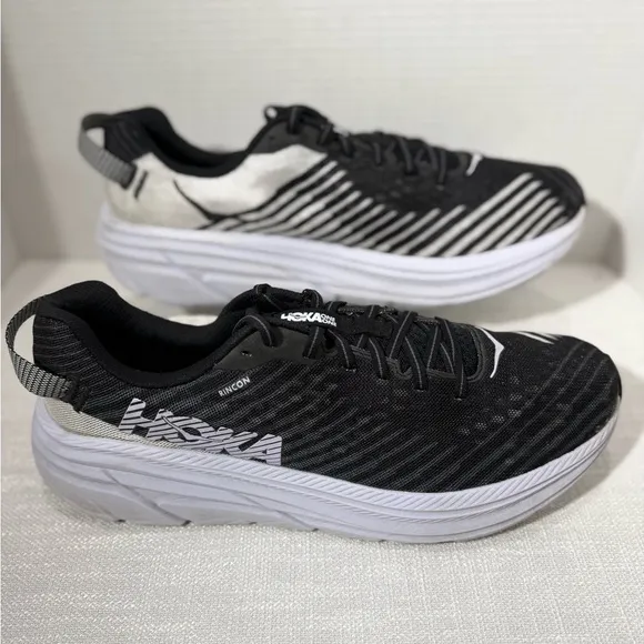 Hoka One One Rincon Mens Black White Sneakers Shoes Size 11.5