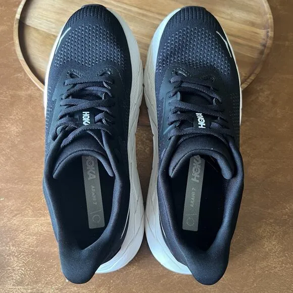 Hoka One One Womens Arahi 7 1147890 BWHT Black Running Shoes Sneakers Size 7B