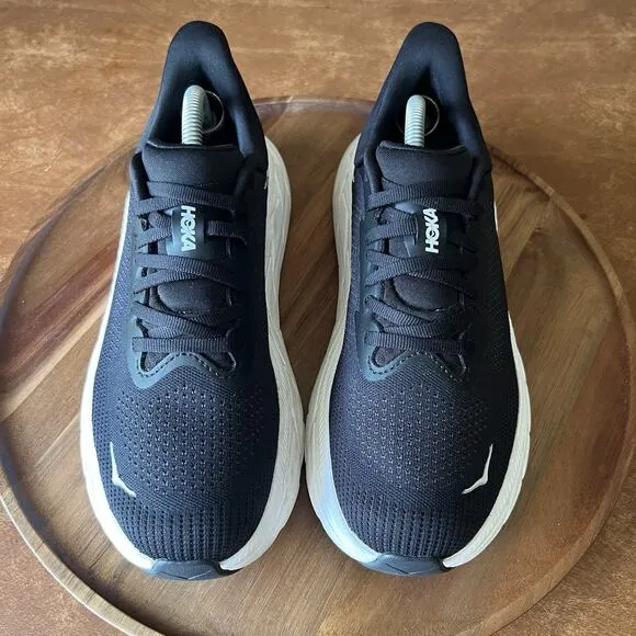 Hoka One One Womens Arahi 7 1147890 BWHT Black Running Shoes Sneakers Size 7B