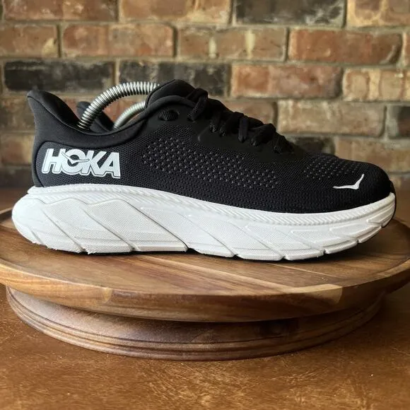 Hoka One One Womens Arahi 7 1147890 BWHT Black Running Shoes Sneakers Size 7B