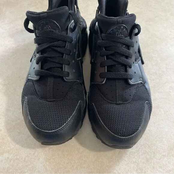 Huarache by Nike Shoes size 6Y 6 Youth all Black sneakers boys or girls