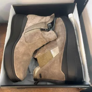 Igi &amp; Co Women's Suede Ankle Boots In Beige With Wedge Booties Shoes Sz 41=10 US