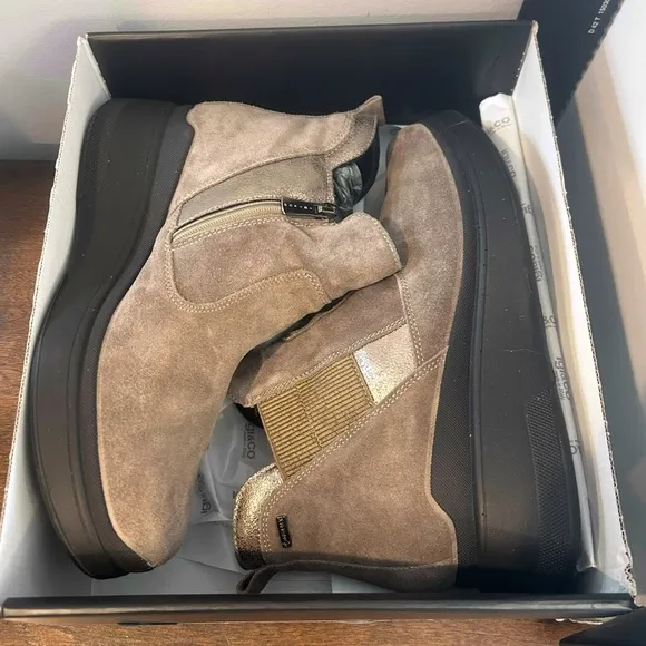 Igi &amp; Co Women's Suede Ankle Boots In Beige With Wedge Booties Shoes Sz 41=10 US
