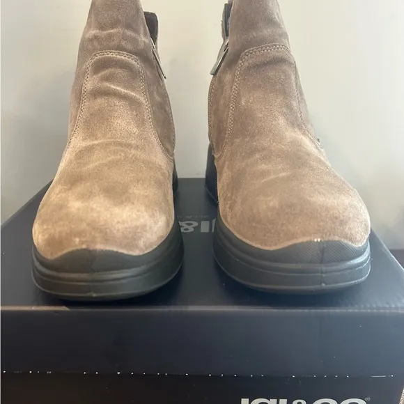 Igi &amp; Co Women's Suede Ankle Boots In Beige With Wedge Booties Shoes Sz 41=10 US