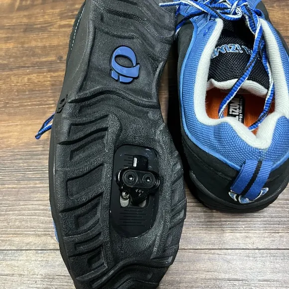 IQ Pearl Izumi Mens Cycling Biking Shoes No. 5042 Black Blue Size 7.5 EUR 40