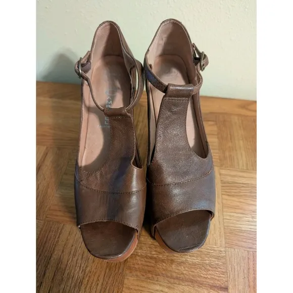 Jeffrey Campbell Size 8.5 Brown Leather Wood Platform High Heel Peep Toe 5&quot; Heel