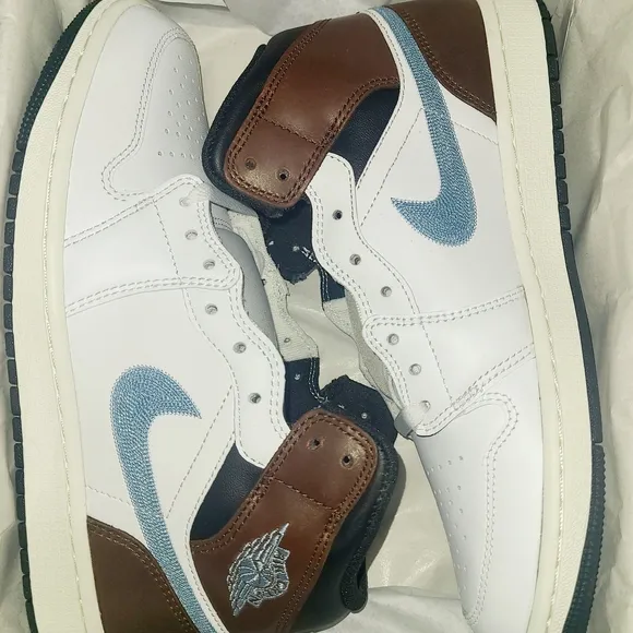 Jordan 1 Mid SE Mens Shoes