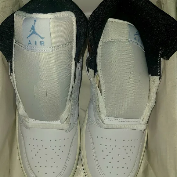 Jordan 1 Mid SE Mens Shoes