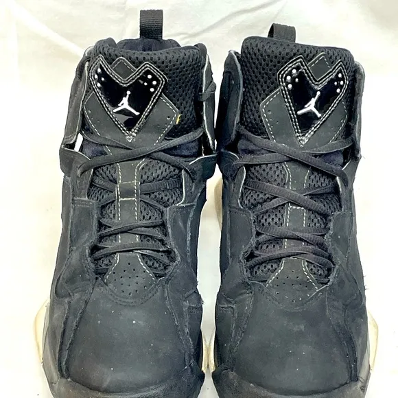 Jordan Black &amp; white high top Sneakers boys sz 6.5y
