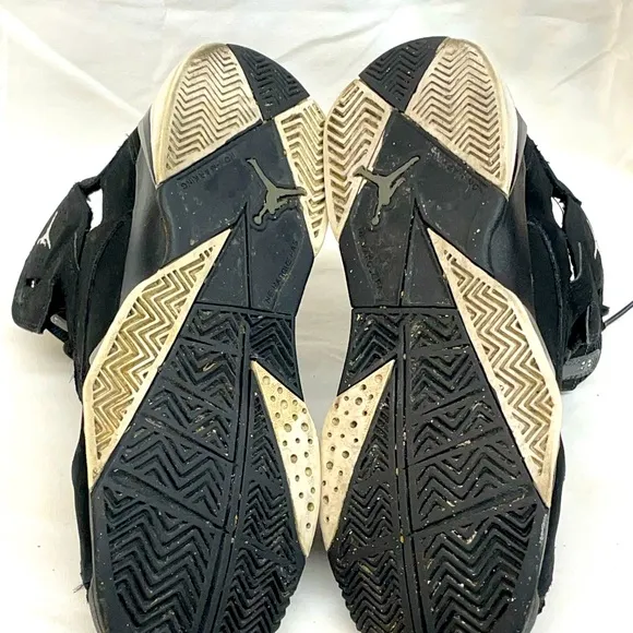 Jordan Black &amp; white high top Sneakers boys sz 6.5y
