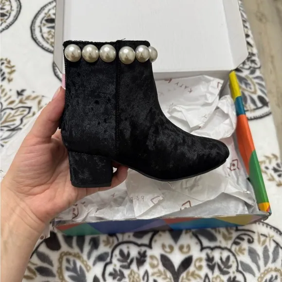Katy Perry kids girls toddler 11 shoes boots pearly beaded velvet block heel