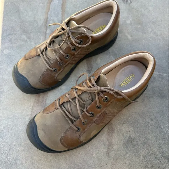 Keen Austin Shitake Pedal 1247 Leather Men's 10.5 Commuter Cycling Shoes READ