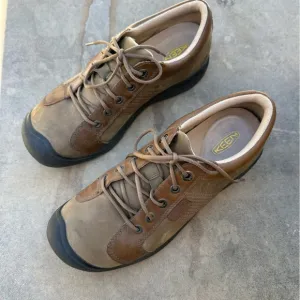 Keen Austin Shitake Pedal 1247 Leather Men's 10.5 Commuter Cycling Shoes READ