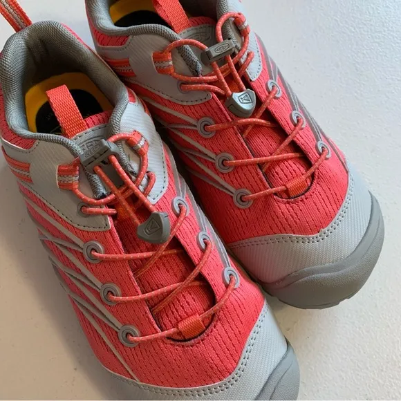 Keen Kids Size 5 Grey &amp; Pink Chandler Athletic Shoes NEW WITHOUT BOX