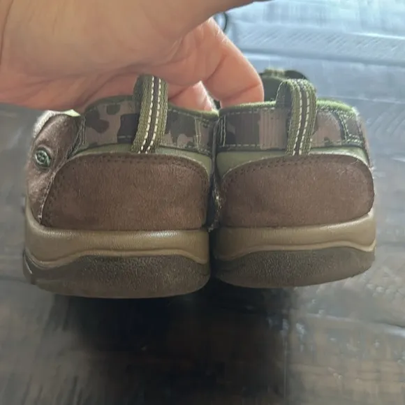 Keen Men’s Size 7 Newport H2 Sports Sandals Outdoor Hiking Washable Shoes Camo