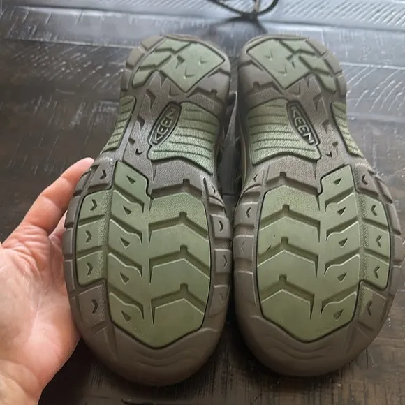 Keen Men’s Size 7 Newport H2 Sports Sandals Outdoor Hiking Washable Shoes Camo