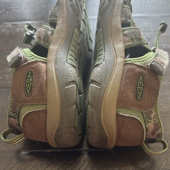 Keen Men’s Size 7 Newport H2 Sports Sandals Outdoor Hiking Washable Shoes Camo