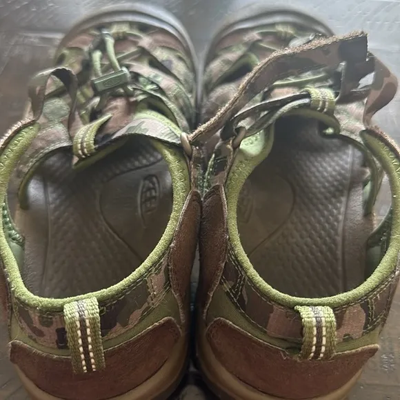 Keen Men’s Size 7 Newport H2 Sports Sandals Outdoor Hiking Washable Shoes Camo