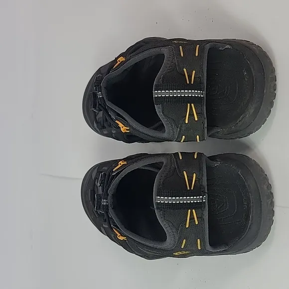 Keen Solr Water High Performance Sport Closed Toe Men's Hiking Shoes