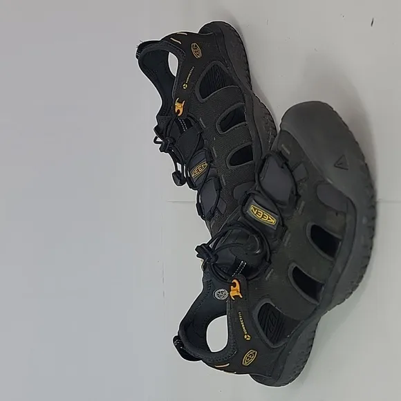 Keen Solr Water High Performance Sport Closed Toe Men's Hiking Shoes