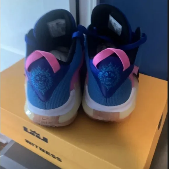 Lebron witness 7 size 8