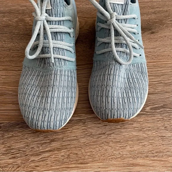 Light Blue New Balance Fresh Foam Cruz Decon Running Shoes