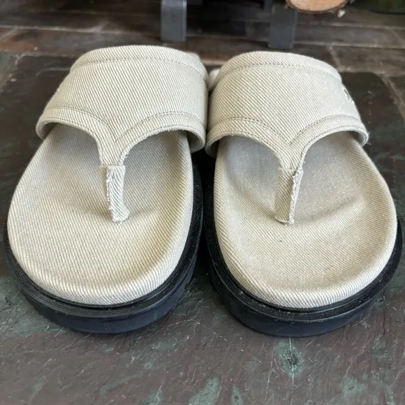 LIKE NEW Reike Nen Padded Denim Sandals Tan Flip Flops Neutral Size 39 US Size 9
