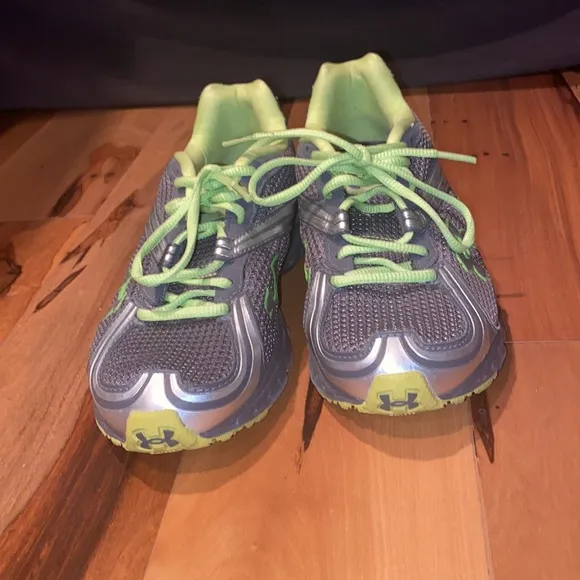 LIKE NEW- UNDER ARMOUR PROPHET 2 DCE PERFORMANCE RUNNING SHOES ~ WOMENS 6.5