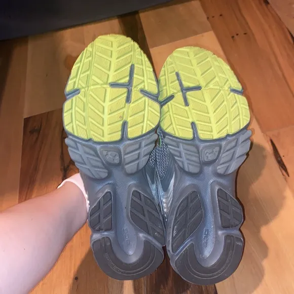LIKE NEW- UNDER ARMOUR PROPHET 2 DCE PERFORMANCE RUNNING SHOES ~ WOMENS 6.5