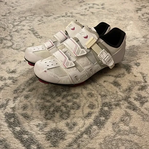 Louis garneau cycling shoes with delta cleats