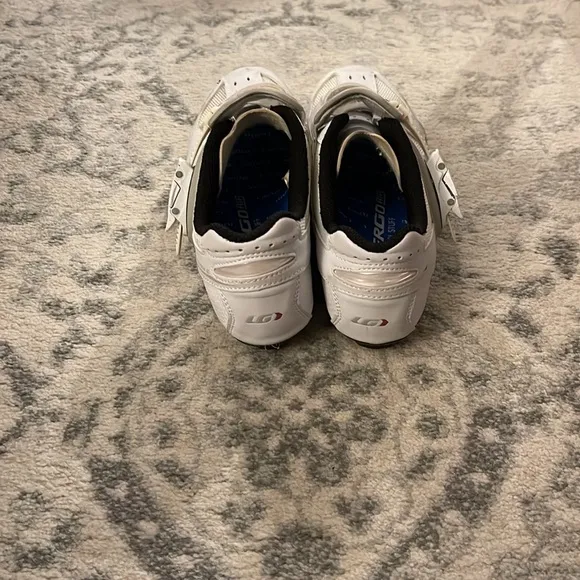 Louis garneau cycling shoes with delta cleats