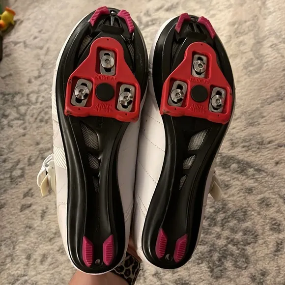 Louis garneau cycling shoes with delta cleats