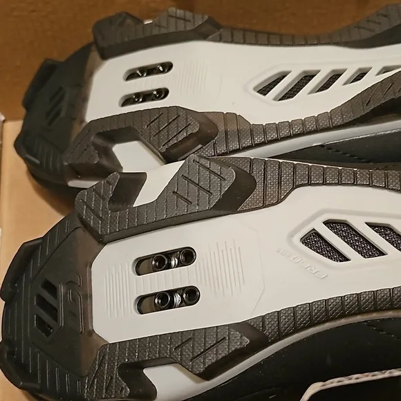 Louis‎ Garneau Men's Multi Air Flex II Shoes Size 9 NWT