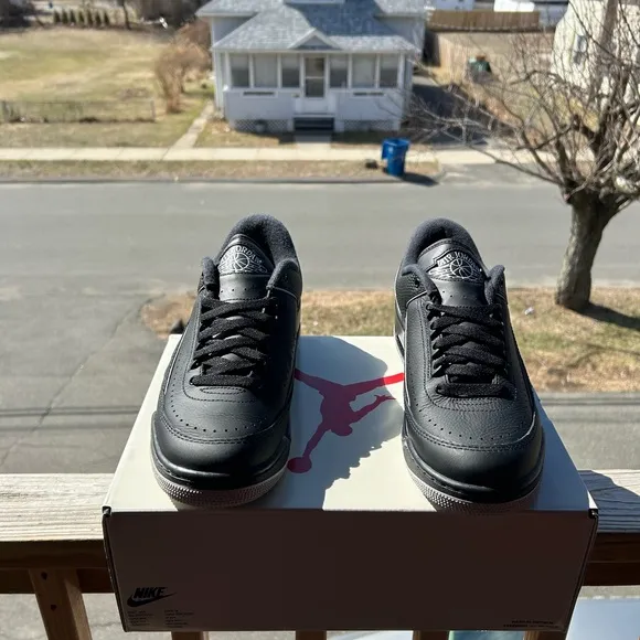 Low 2s Size 10 brand new dead stock