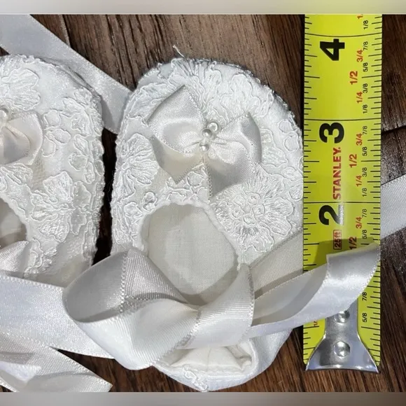 Luxury Satin Lace Pearl Long Baby Christening Gown Blessing Dress Bonnet Shoes