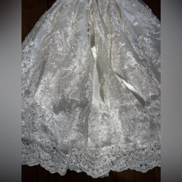 Luxury Satin Lace Pearl Long Baby Christening Gown Blessing Dress Bonnet Shoes