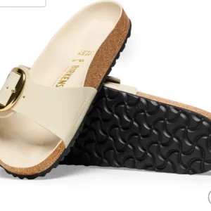 MADRID BIG BUCKLE HIGH SHINE In ECRU ...Size 9