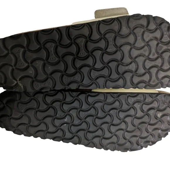 MADRID BIG BUCKLE HIGH SHINE In ECRU ...Size 9