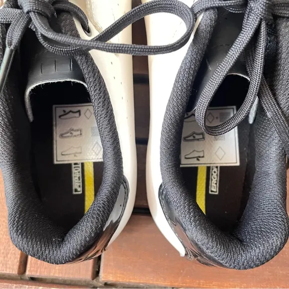 Mavic Aksium Elite‎ III Size Men’s 9/ Woman’s 10 White Cycling Shoes