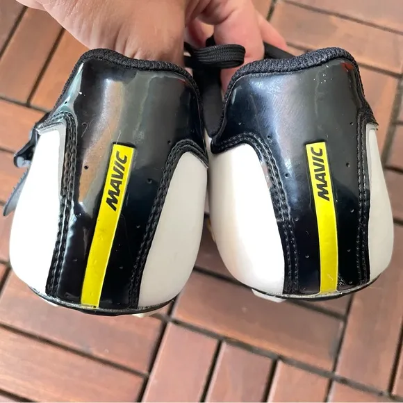 Mavic Aksium Elite‎ III Size Men’s 9/ Woman’s 10 White Cycling Shoes